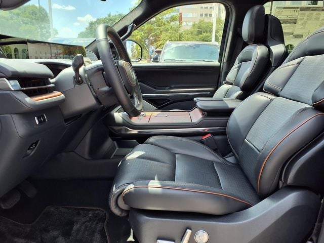 2027 Lincoln Navigator L Black Label