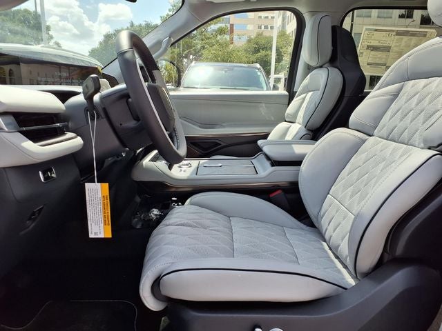 2027 Lincoln Navigator L Black Label