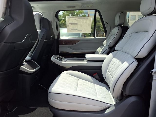 2027 Lincoln Navigator L Black Label