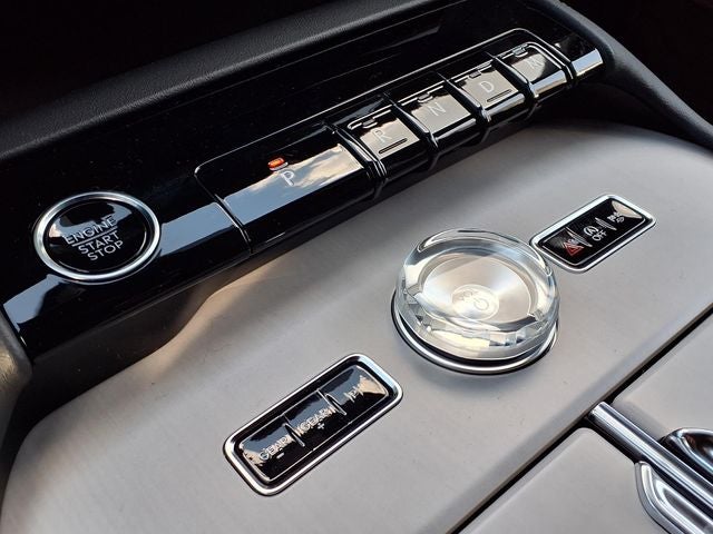 2027 Lincoln Navigator L Reserve