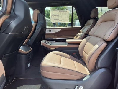 2027 Lincoln Navigator L Black Label
