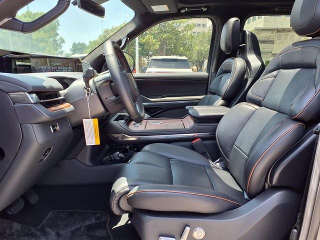 2027 Lincoln Navigator L Black Label