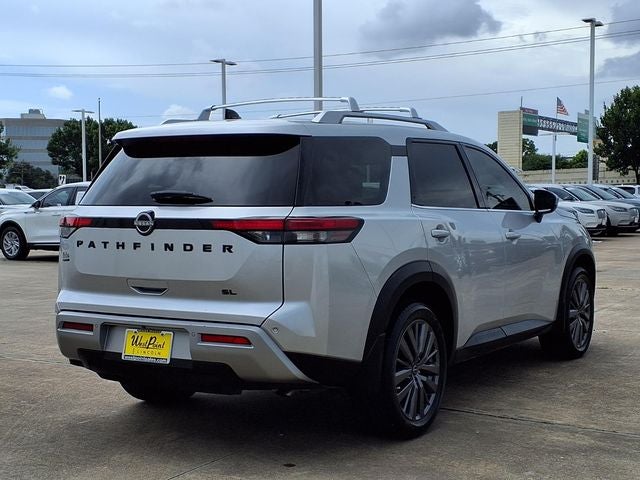 2022 Nissan Pathfinder SL