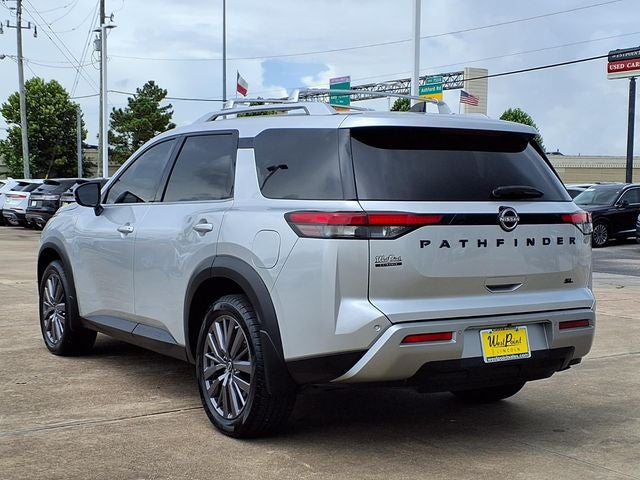 2022 Nissan Pathfinder SL