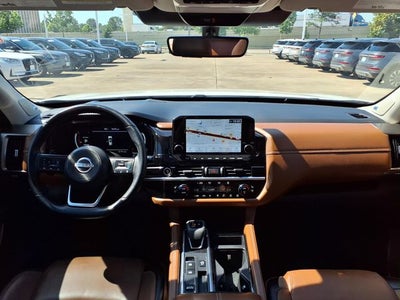 2024 Nissan Pathfinder Platinum