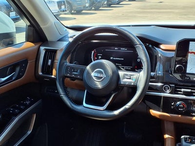 2024 Nissan Pathfinder Platinum