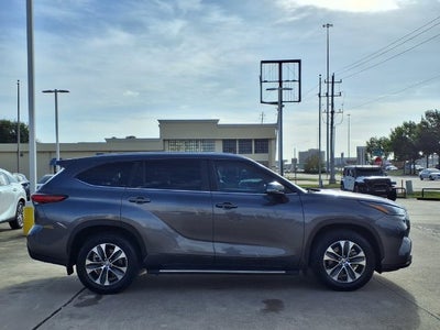 2023 Toyota Highlander Hybrid XLE