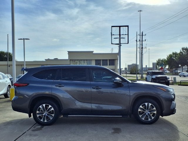 2023 Toyota Highlander Hybrid XLE