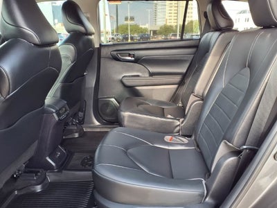 2023 Toyota Highlander Hybrid XLE