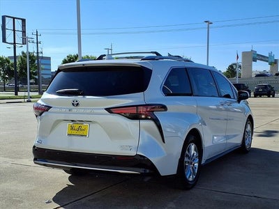 2022 Toyota Sienna Limited 7 Passenger