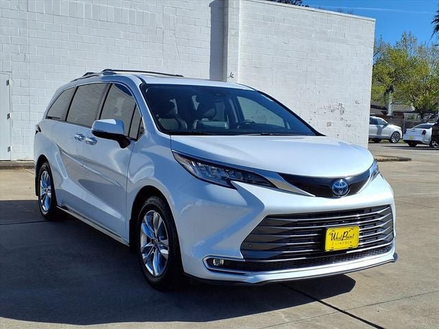 2022 Toyota Sienna Limited 7 Passenger