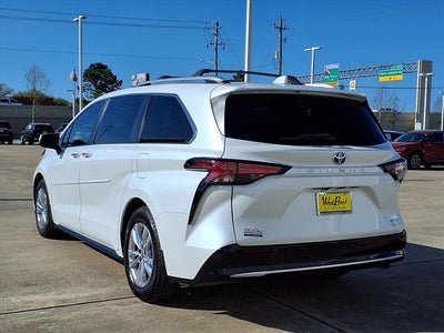 2022 Toyota Sienna Limited 7 Passenger