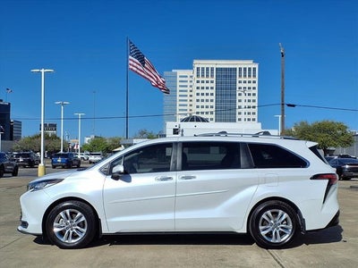 2022 Toyota Sienna Limited 7 Passenger