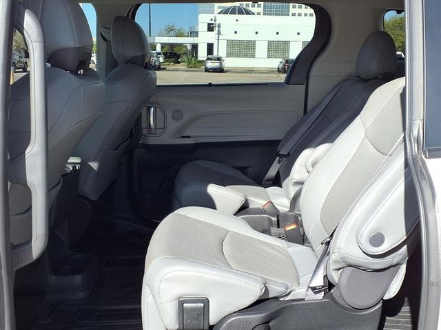 2022 Toyota Sienna Limited 7 Passenger