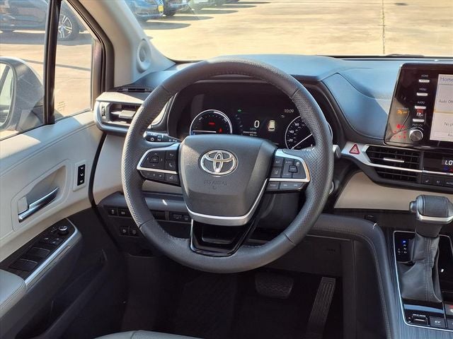 2022 Toyota Sienna Limited 7 Passenger