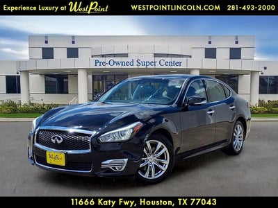 2017 INFINITI Q70 3.7