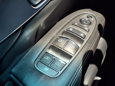 2017 INFINITI Q70 3.7