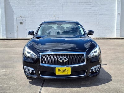 2017 INFINITI Q70 3.7
