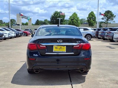 2017 INFINITI Q70 3.7