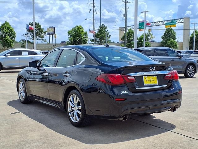 2017 INFINITI Q70 3.7