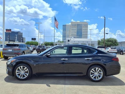 2017 INFINITI Q70 3.7
