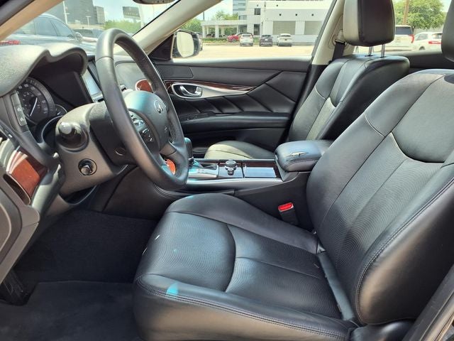 2017 INFINITI Q70 3.7