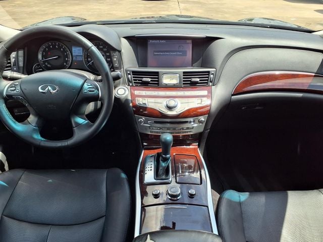 2017 INFINITI Q70 3.7