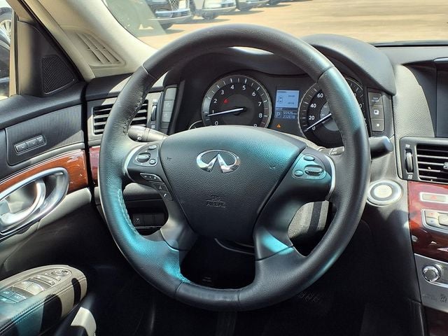 2017 INFINITI Q70 3.7