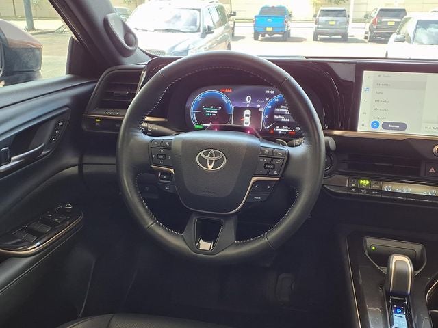 2025 Toyota Crown Platinum