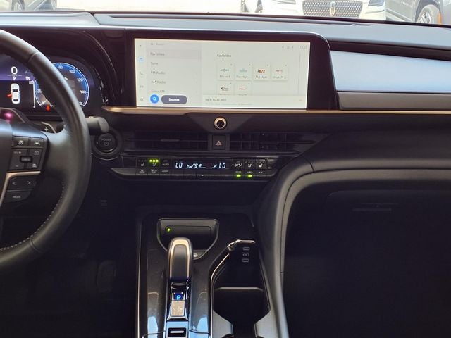 2025 Toyota Crown Platinum