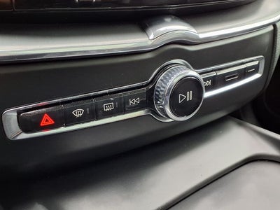 2018 Volvo XC60 T5 Momentum