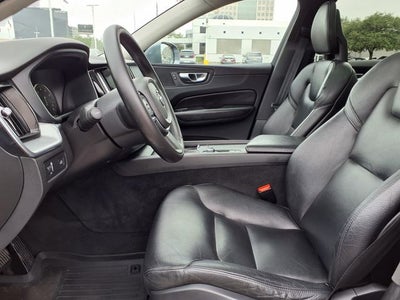 2018 Volvo XC60 T5 Momentum