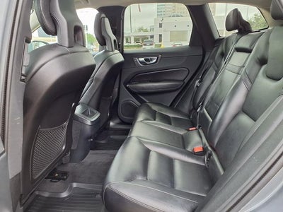 2018 Volvo XC60 T5 Momentum