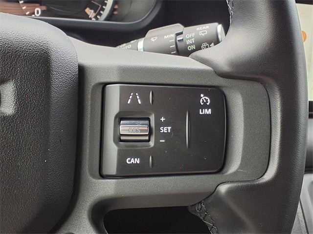 2023 Land Rover Defender 110 X-Dynamic SE