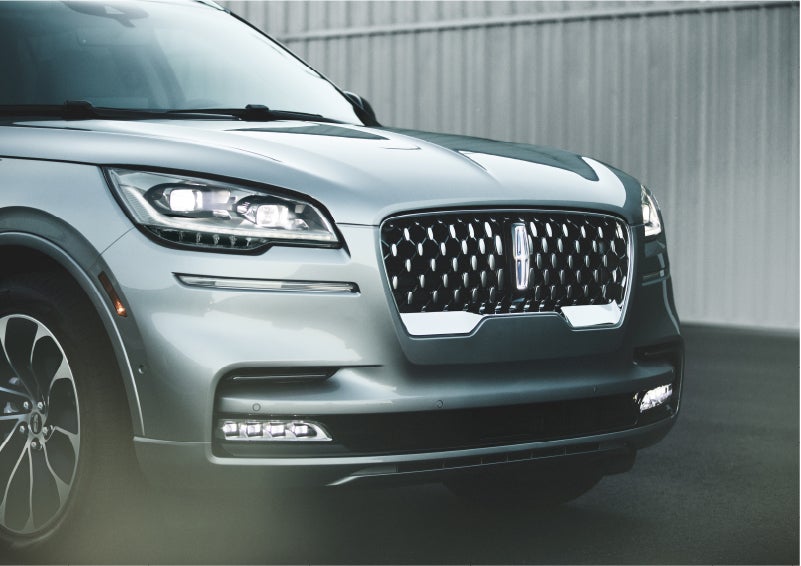 The available adaptive pixel LED headlamps of the 2023 Lincoln Aviator® SUV activated | West Point Lincoln in Houston TX