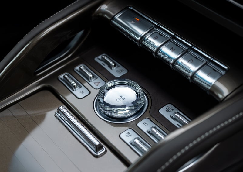 A crystal-inspired volume knob is shown in the center floor console of a 2026 Lincoln Nautilus® SUV. | West Point Lincoln in Houston TX